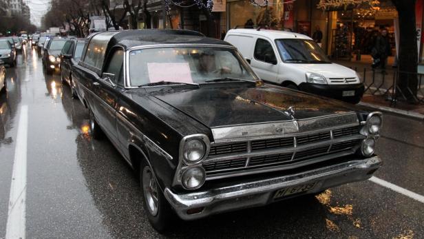 Griechenland: Protest der Leichenbestatter