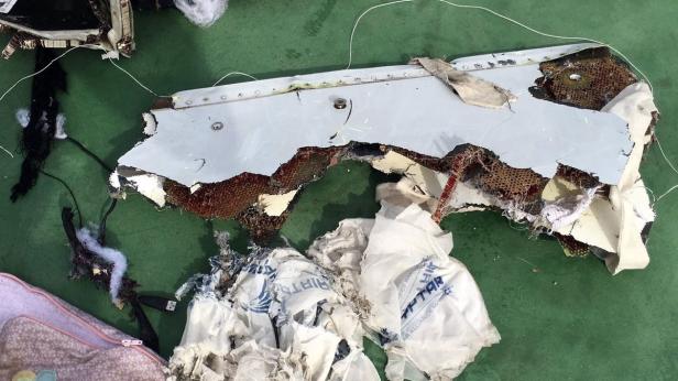 Egyptair-Absturz: Suchschiff barg Opfer