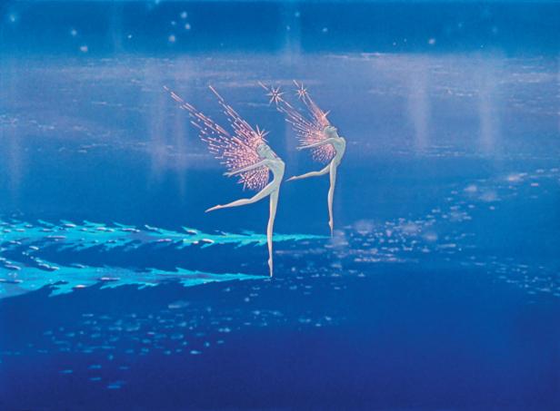 Zwei tanzende, elfenartige Figuren mit sternförmigen Flügeln auf blauem Hintergrund.