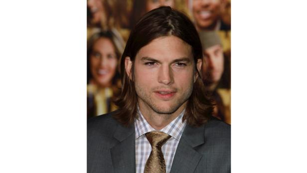 Ashton Kutcher hat eine neue Freundin