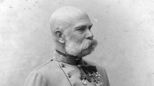 Porträt von Kaiser Franz Joseph I. in Uniform mit Orden.