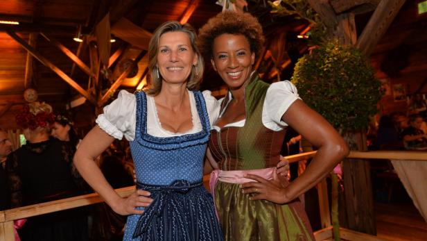 Weibliche Pracht in Tracht auf der Wiesn