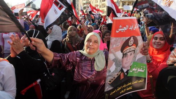 Schwere Krawalle nach Verhaftung Mursis