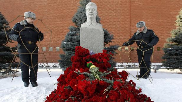Russland huldigt Josip Stalin