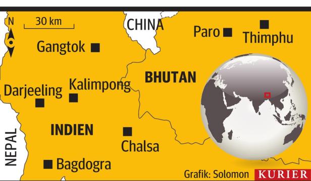 Eine Karte von Bhutan und Teilen von Indien, China und Nepal mit hervorgehobenen Städten.