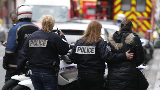 Wieder Schüsse in Paris: Polizistin tot