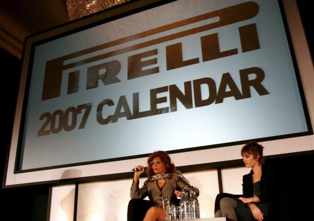 Sophia Loren spricht auf einer Pressekonferenz für den Pirelli-Kalender 2007.