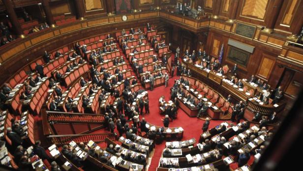 Italien: Senat winkt Sparpaket durch