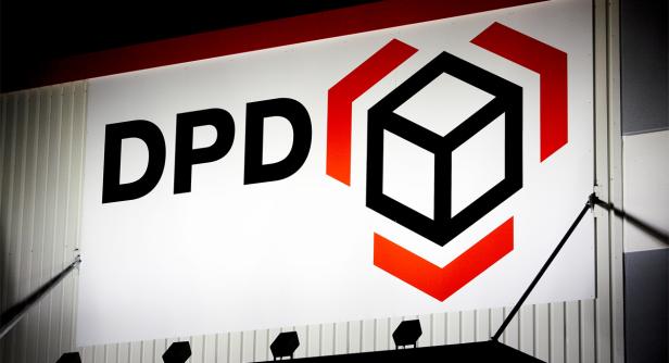 Das Logo von DPD mit einem stilisierten Paket auf einem Schild.