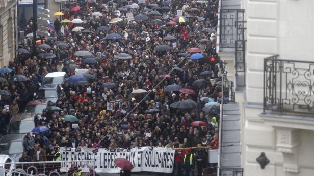 Hunderttausende demonstrieren gegen Terror