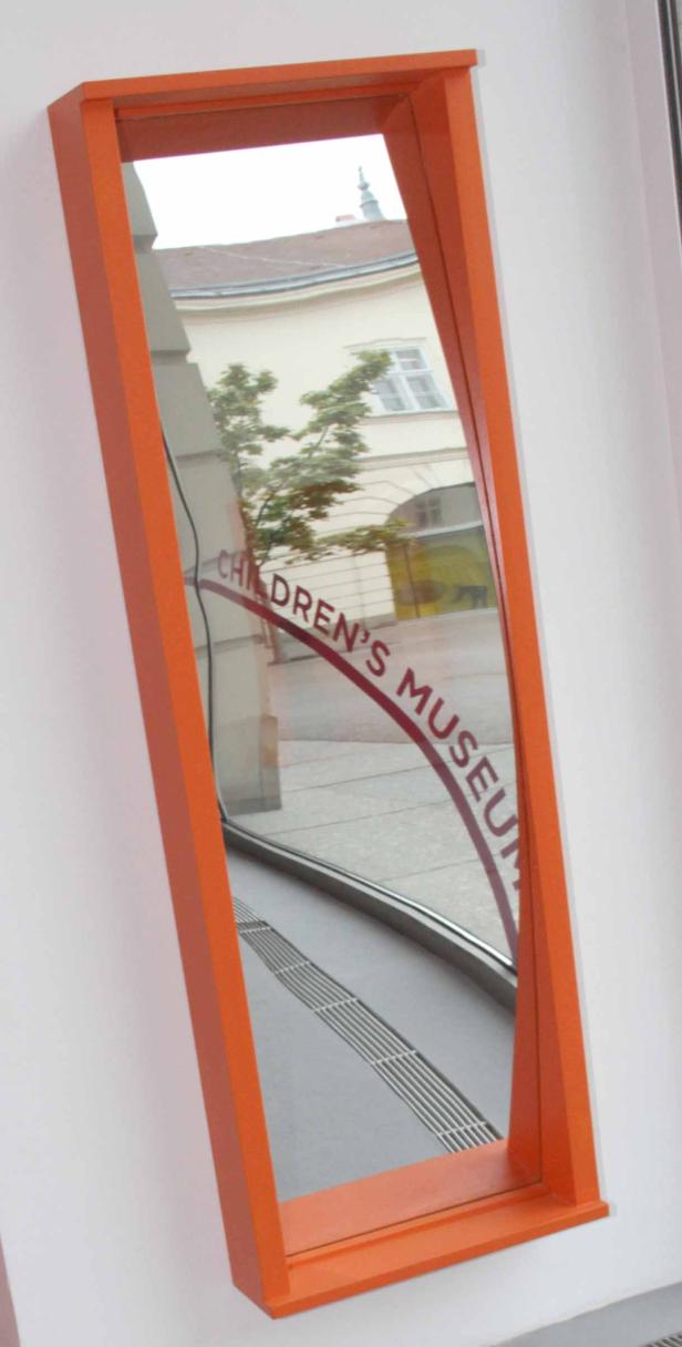 Mit zwei Klassen durch die neue ZOOM-Ausstellung