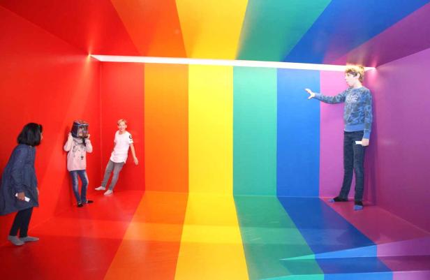 Mit zwei Klassen durch die neue ZOOM-Ausstellung