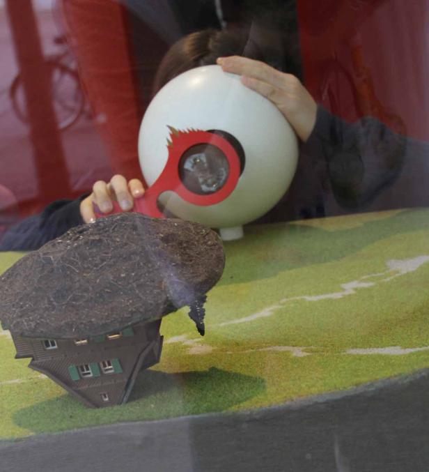 Mit zwei Klassen durch die neue ZOOM-Ausstellung