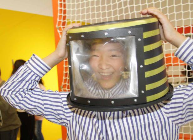Mit zwei Klassen durch die neue ZOOM-Ausstellung