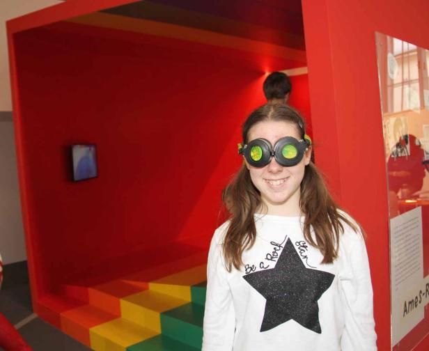 Mit zwei Klassen durch die neue ZOOM-Ausstellung