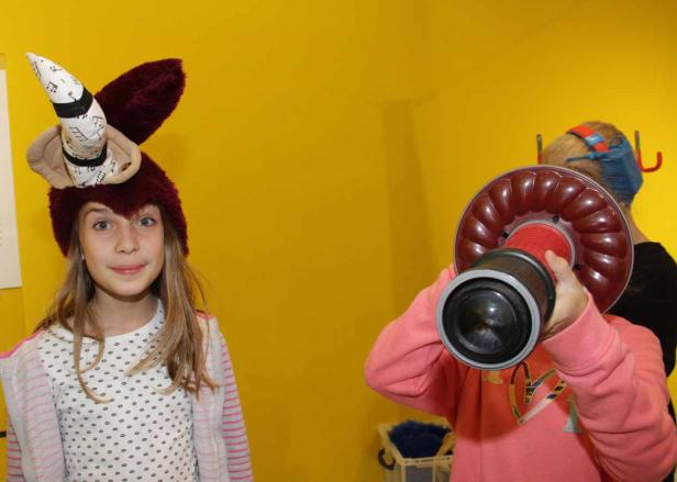 Mit zwei Klassen durch die neue ZOOM-Ausstellung