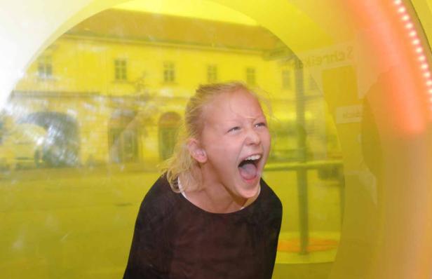 Mit zwei Klassen durch die neue ZOOM-Ausstellung