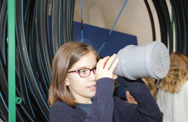 Mit zwei Klassen durch die neue ZOOM-Ausstellung