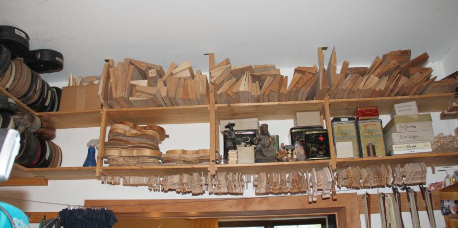 Sie bauen den Werkstatt-Himmel voller Geigen