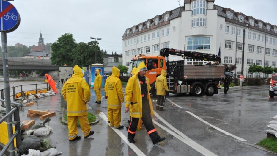 Hochwasser: Alarmstufe Rot Für Feuerwehren | Kurier.at