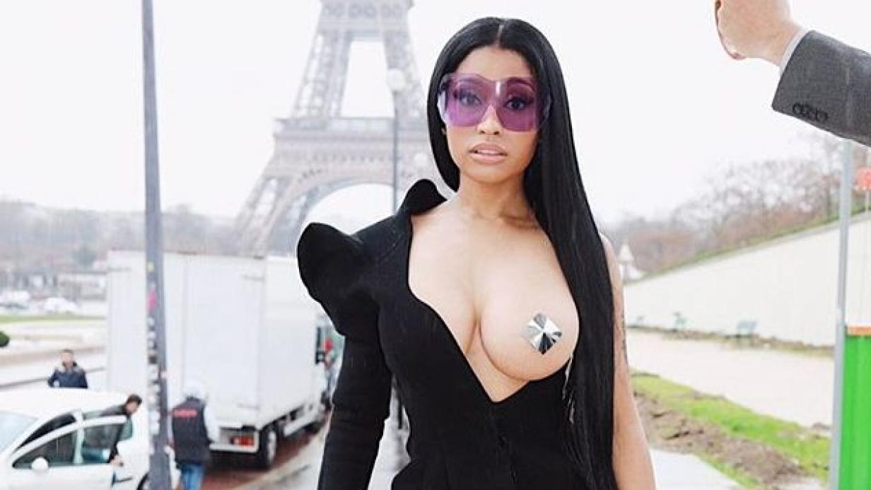 Nicki Minaj falsche Brust