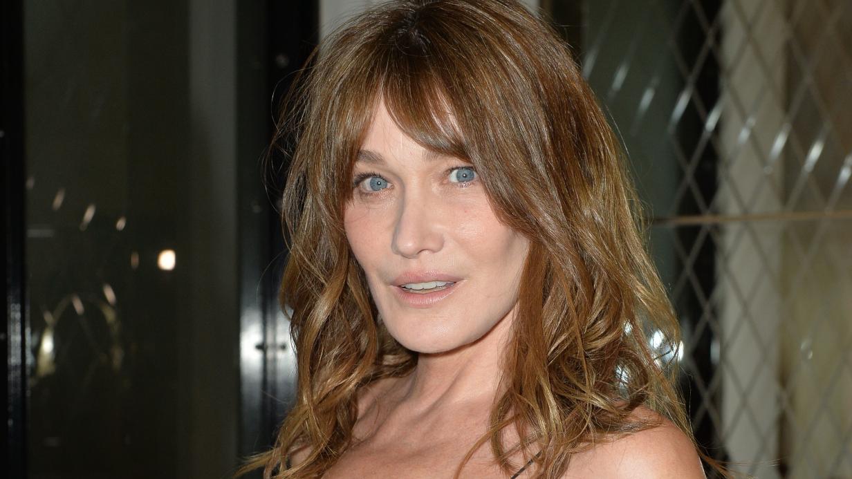 Carla Bruni Seltener Auftritt Bei Haute Couture Show 