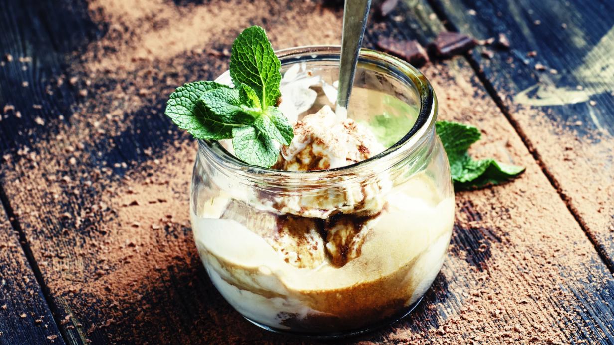So gelingen Affogato und der echte Wiener Eiskaffee