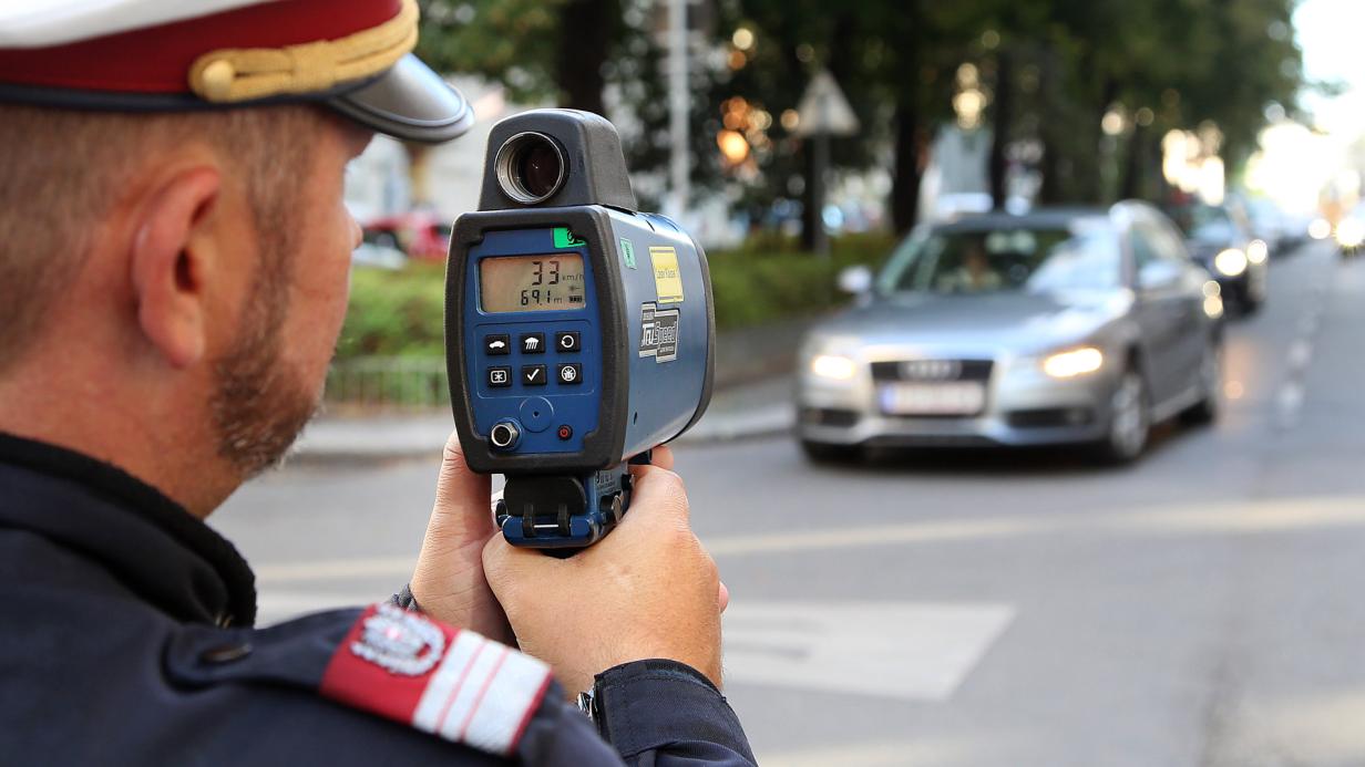 Im Grill versteckt - Polizei fand Laserblocker in tschechischem Auto