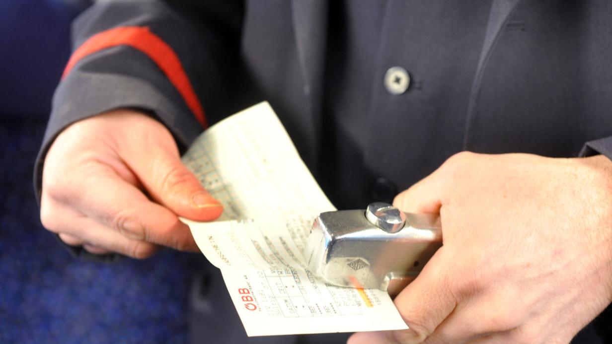 120 Euro Strafe für 16-Jährigen trotz eines gültigen Tickets | Kurier