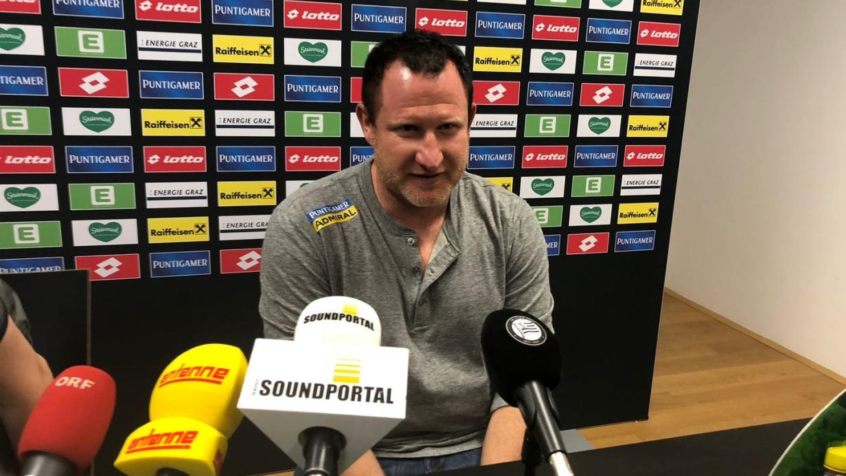 Sturm-Trainer Vogel löste Wette ein, färbte Haare schwarz | Kurier