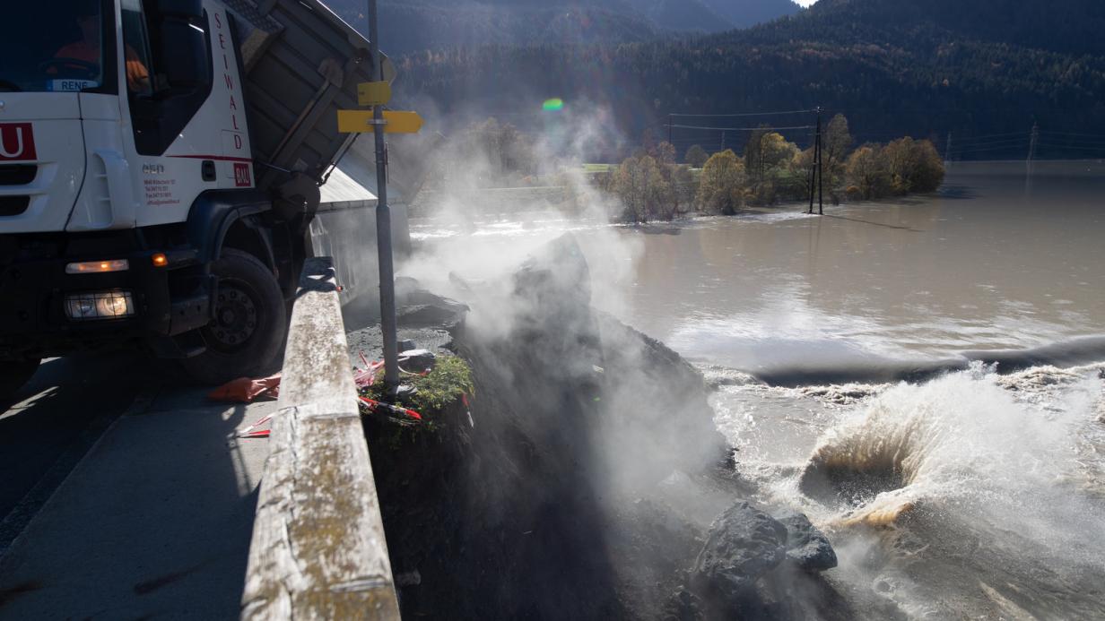 Unwetter: In Kärnten werden Dämme gesichert