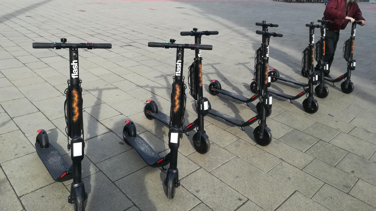 Neuer EScooterVerleiher Flash ist in Wien gestartet