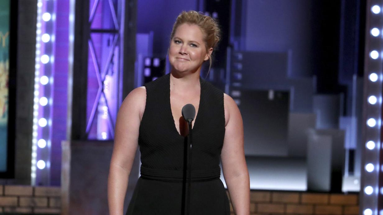 Us Komikerin Amy Schumer Gebar Sohn Unser Royales Baby Kurier At