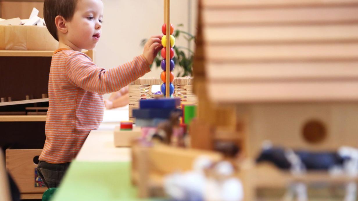 Kommt im Herbst die Corona Ampel für Kindergärten? | kurier.at Ein Kindergarten ohne Spielzeug – und keinem ist etwas