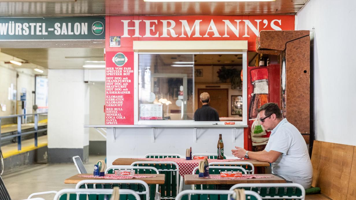 Zu Besuch In Wiens Letztem Raucherparadies Kurier At