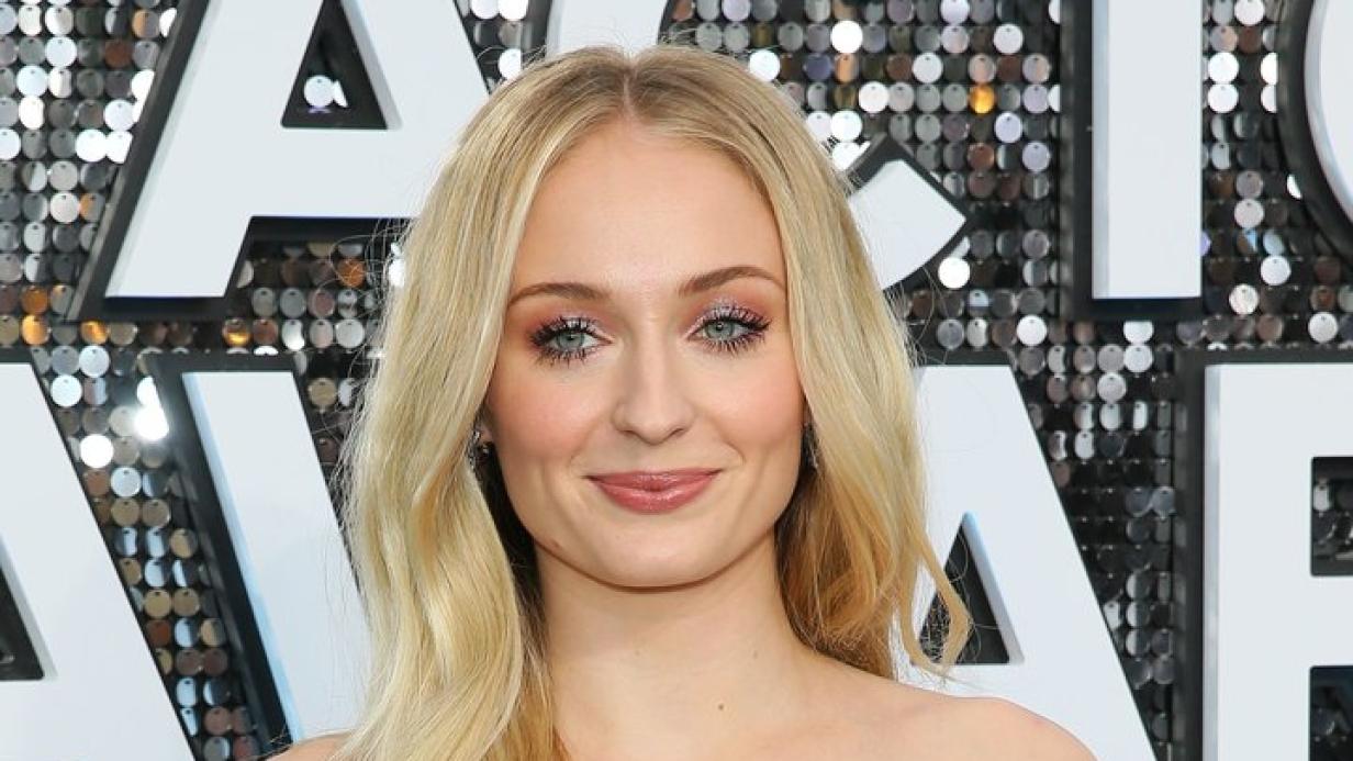 Neuer Look: So Sieht Der "Game Of Thrones"-Star Sophie Turner Nicht ...