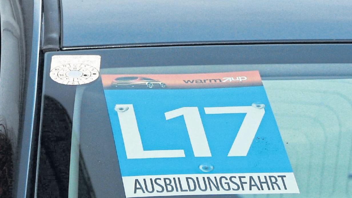 Ausbildungsfahrten: Was das L-17 Schild in Österreich bedeutet