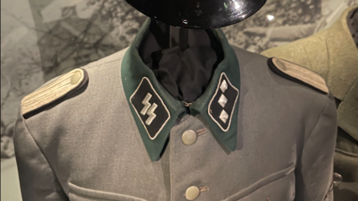 Unteroffizier Ging In SS Uniform Spazieren Kein Entlassungsgrund Kurier