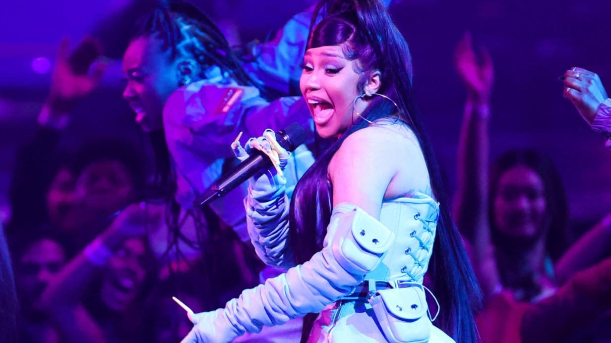 Bye-bye Brazilian Butt Lift: Cardi B Warnt Vor Po-Vergrößerungen