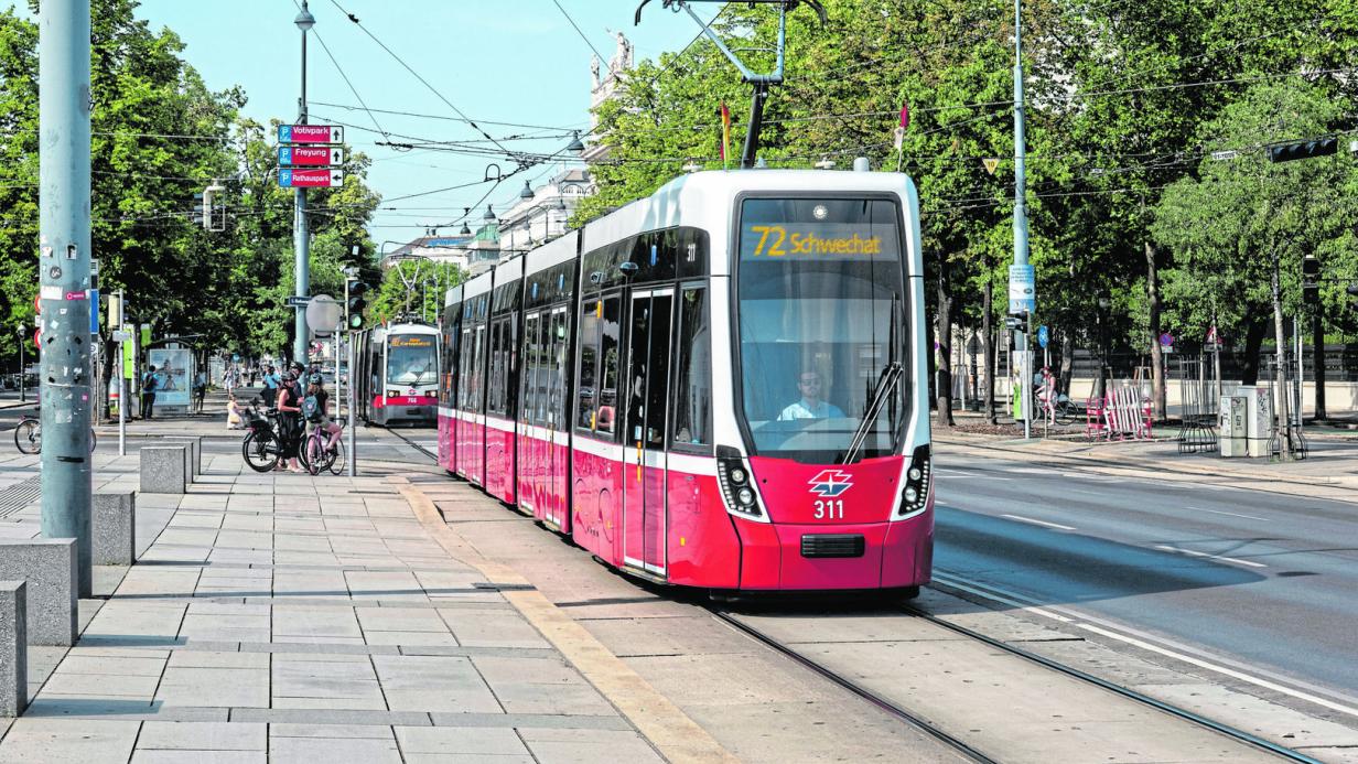 Wie komme ich mit U-Bahn, Bus, Bahn oder Straßenbahn nach Media Markt (MediaMarkt  Austria) in 13., Hietzing?