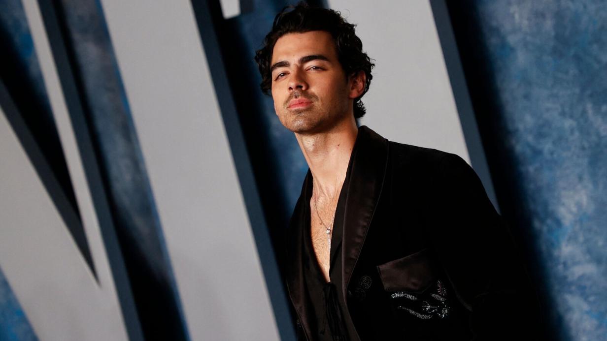 Verschmust im Urlaub Ist diese Schauspielerin Joe Jonas' neue Freundin?