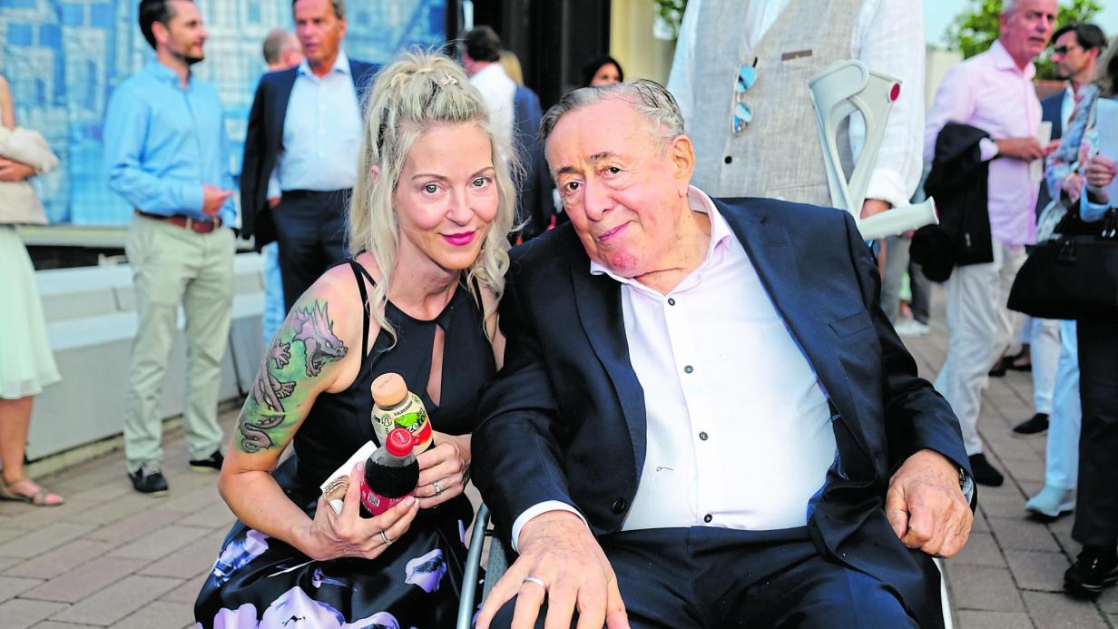 Jetzt geht's rund in der Lugner City: Simone Lugner wurde überraschend  gekündigt | Kurier