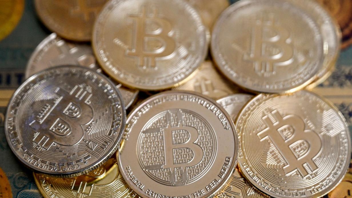 Krypto-Gipfel: Trump ordnet Reserven für Digitalwährungen an | Kurier