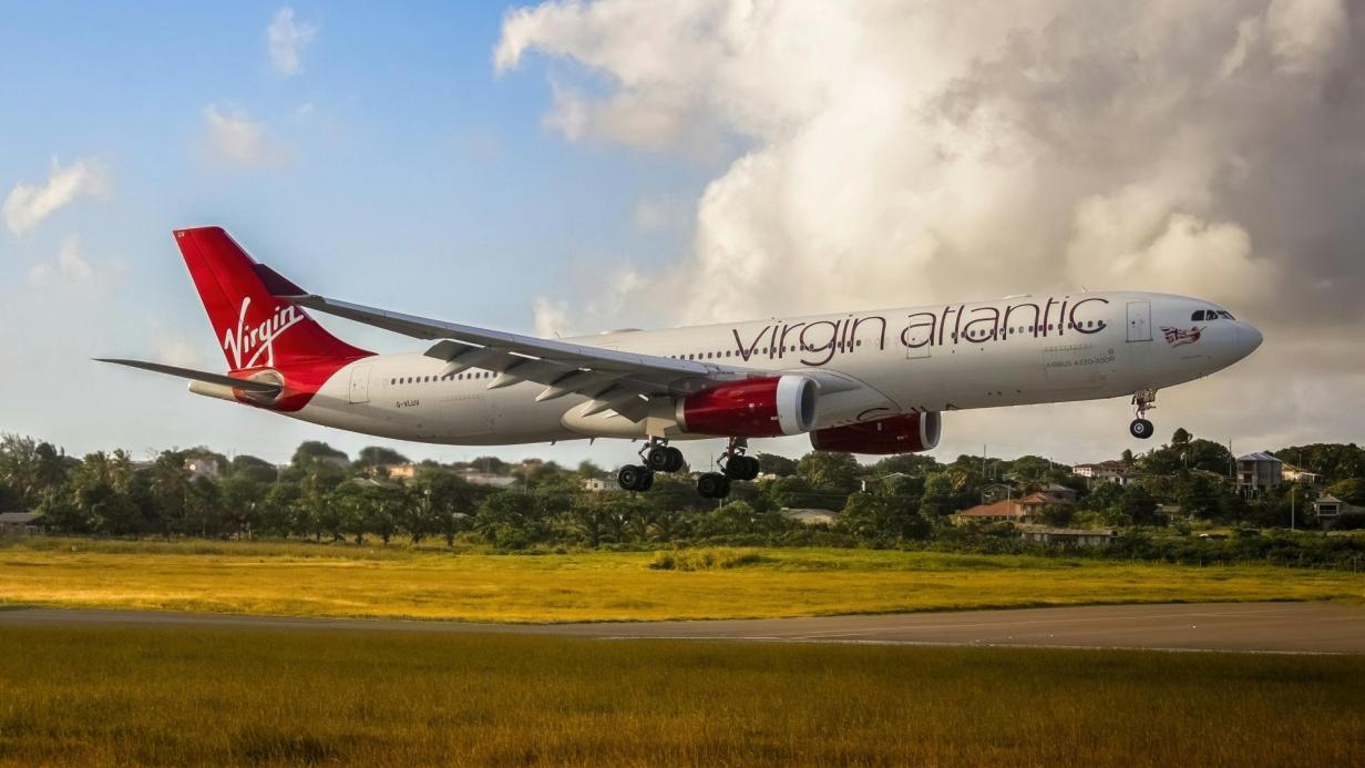 Heathrow: Schweres Gerät stürzt auf Flugzeugtechniker (23) – tot