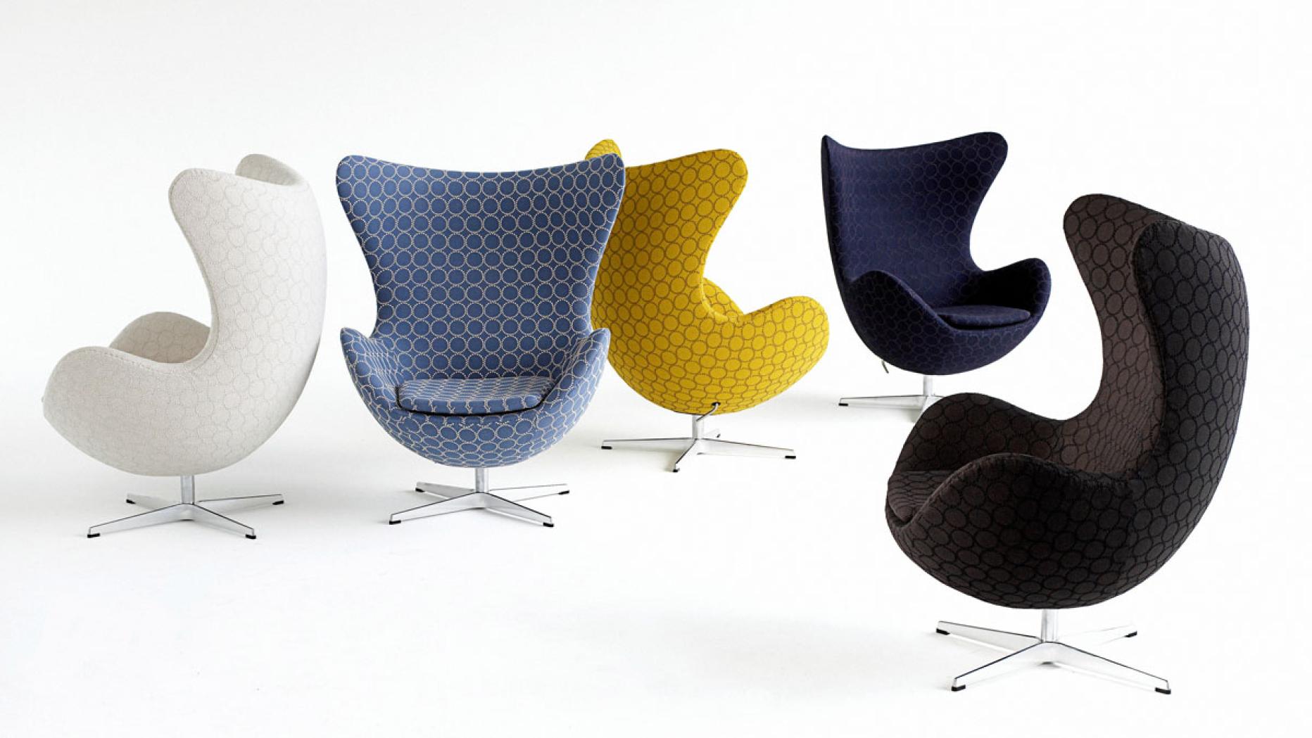 Буквы кресло. Арне Якобсен кресло яйцо 1958. Кресло компьютерное Arne Jacobsen Style Egg Chair/шерсть красная. Кресло стилизованное в виде женского тела. Egg Chair Design leaflet.