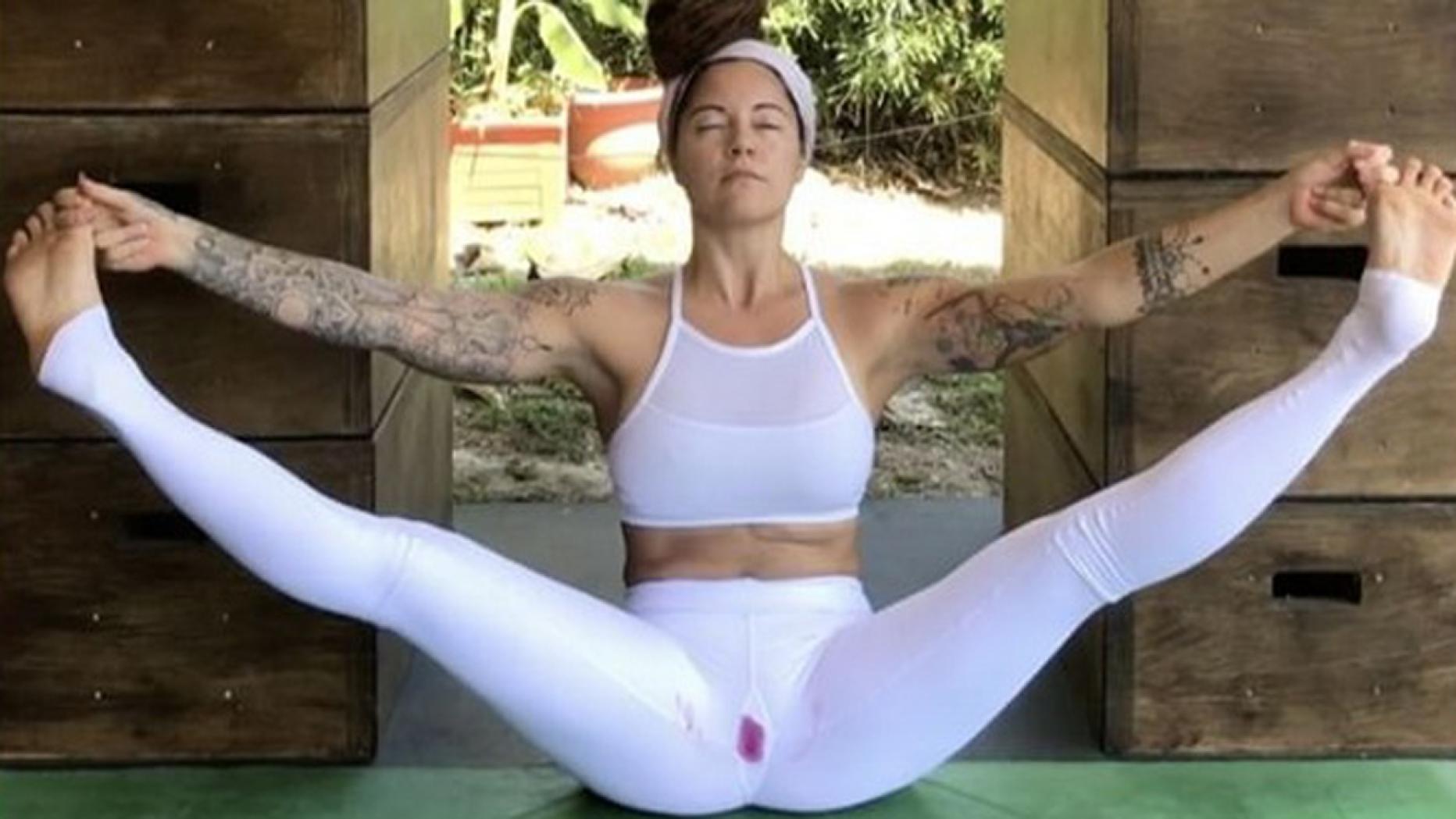 Yapma Aciyo Amca Yoga Yaparken Dayama Sürtme