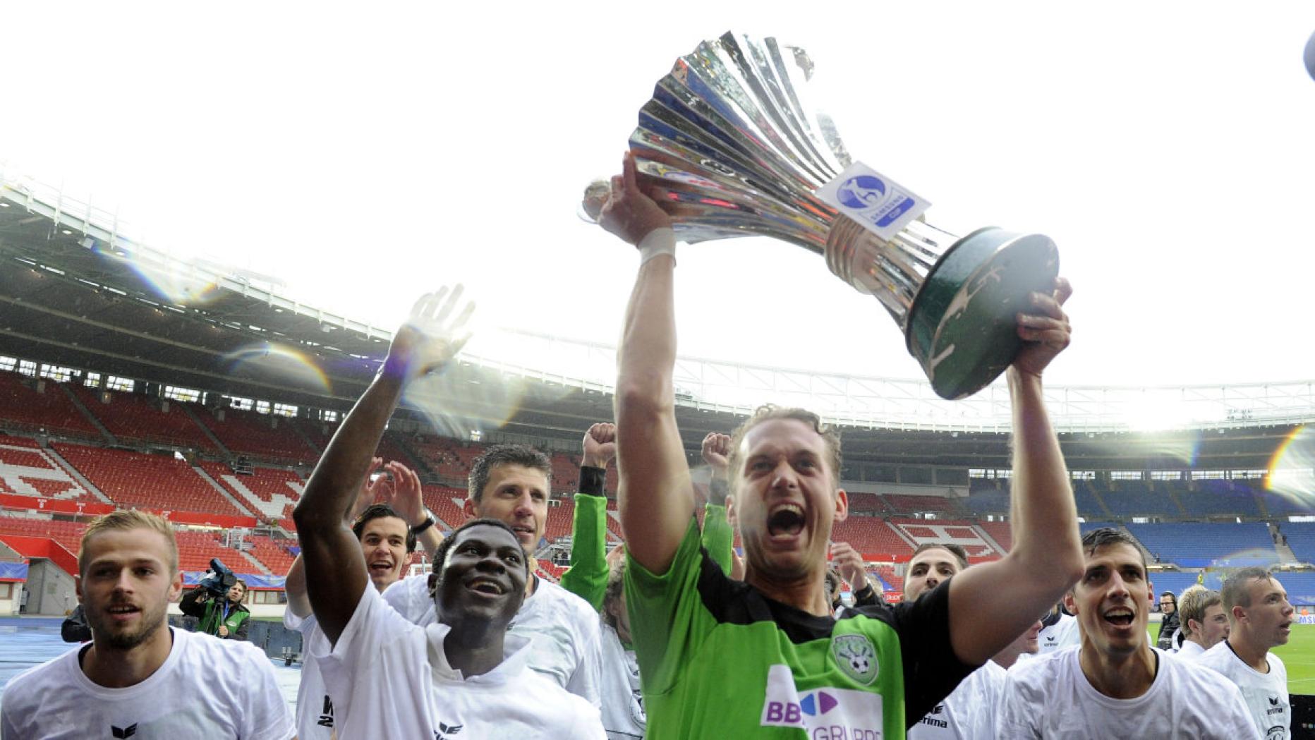 Austrian cup 2024. Футбольный кубок. Кубок австрии. Австрийский футбол. Штурм грац кубок.