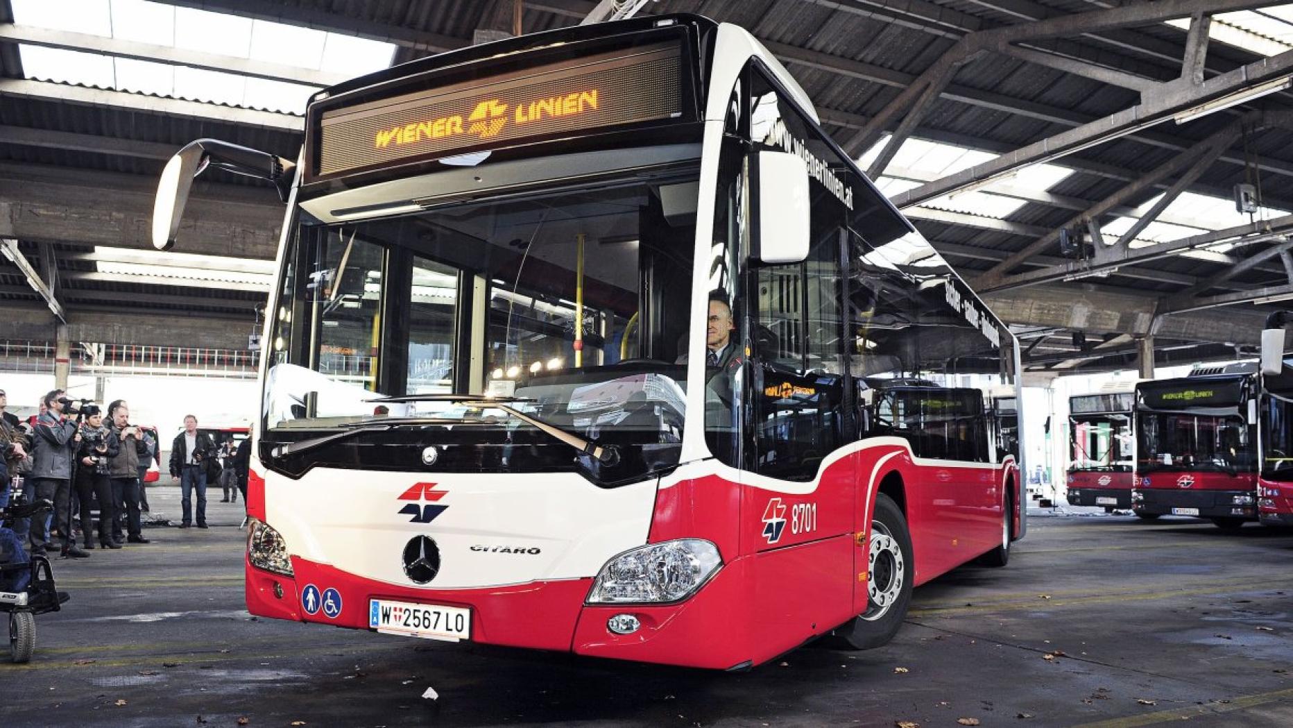 Neue Mercedes-Busse In Wien Eingetroffen