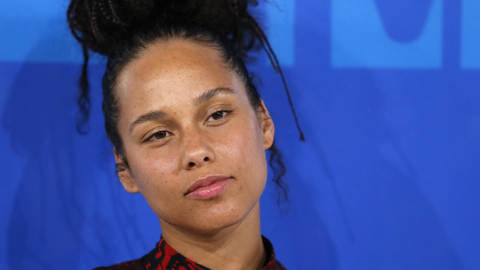 alicia keys moderiert die grammy gala kurier at