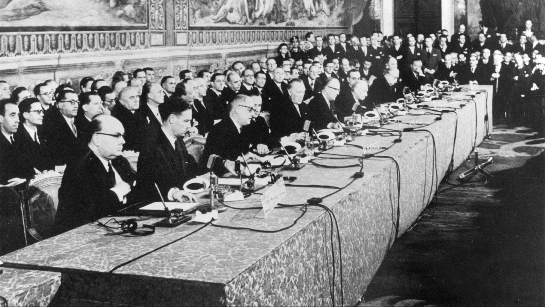 Римский договор 1957 г. Римские соглашения. Римский договор фото. Лиссабонская конвенция о признании квалификации высшего образования. Римский договор 1957.